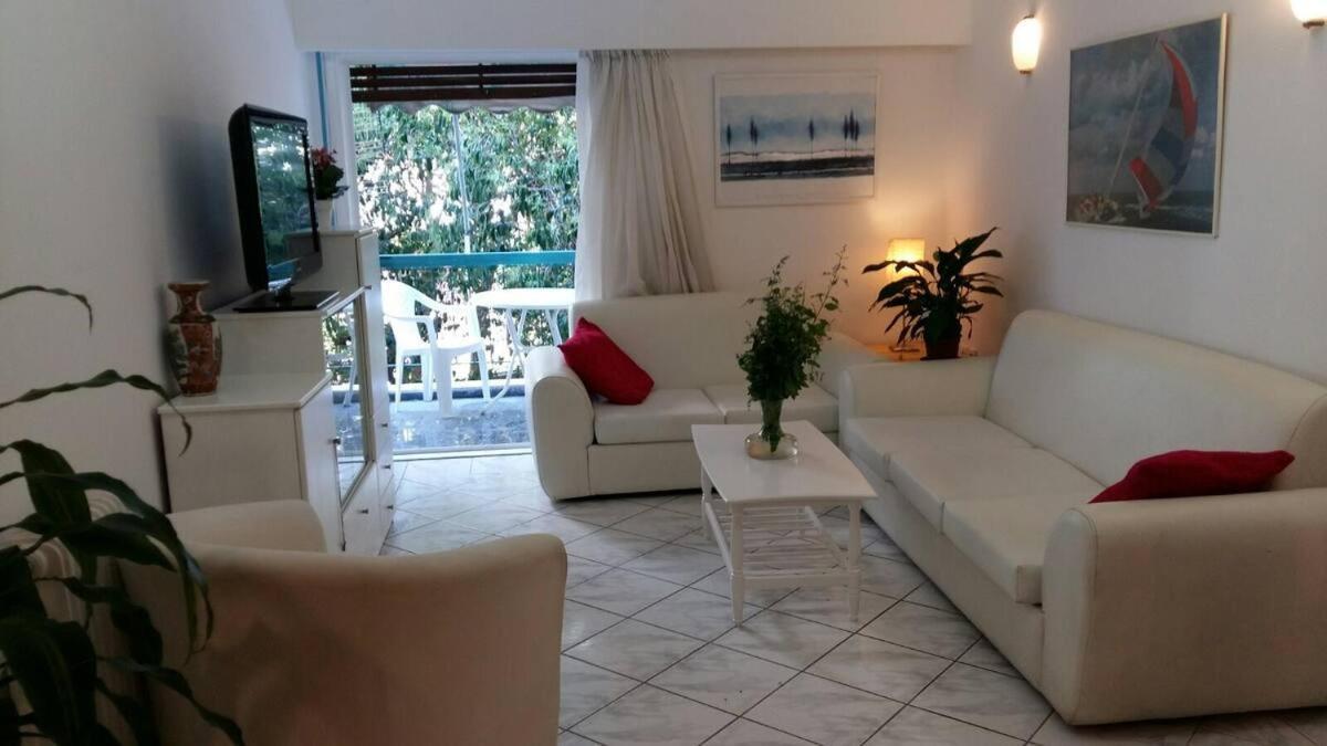 Flor De Mayo,Apt In Alimos Near The Sea 雅典 外观 照片